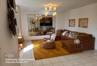 Le Cocon du Verger has Balcony rooms