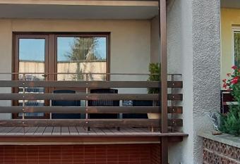 Max allows 18 year olds to book a room