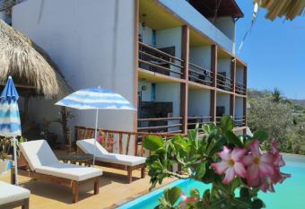 Namast   Zipolite Suites has Balcony rooms