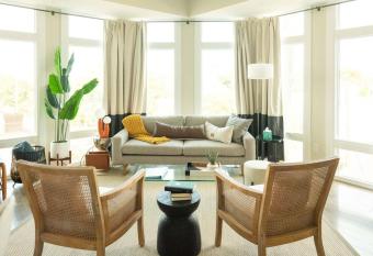 Downtown, contemporary, 2 bedroom, Roof Terrace! has Balcony rooms