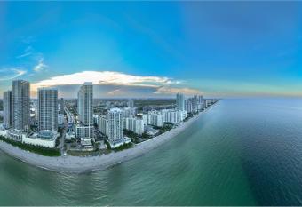 Extraordinary beach condo with incredible view!!! allows 18 year olds to book a room