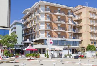 Hotel Marco Polo has Balcony rooms