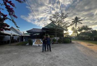HOMESTAY Kampong KOTA AUR, Kepala Batas, SEBERANG PERAI, PENANG -MOTAC registered Awarded ASEAN homestay standard Malaysia AWARD 2023-2025 Only 3 minutes from viral KG AGONG has Balcony rooms