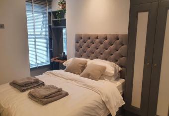 Luxurious Double En-suite Room with 58 inch TV allows 18 year olds to book a room