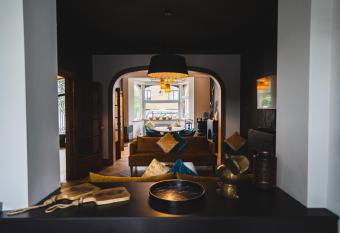 La Villa Delsa allows 18 year olds to book a room