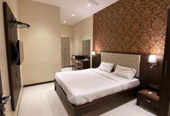 Hotel Shubham Inn allows 18 year olds to book a room