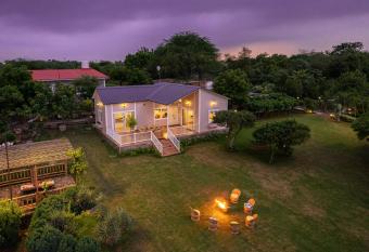 StayVista at Mansa with Open To Sky Jacuzzi,Machan has Balcony rooms