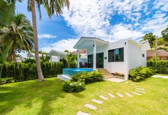 Bougain Villas has Balcony rooms