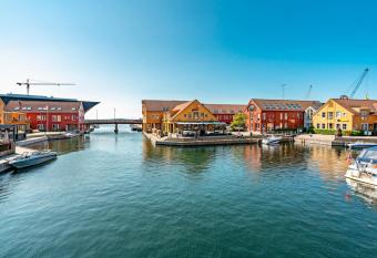 Keybutler Central Apartment Gravane has Balcony rooms