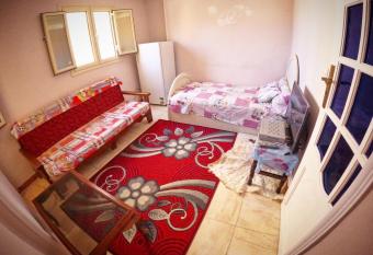 Room in Apartment - Best Price In Downtown, Walk Everywhere has Smoking/Balcony rooms