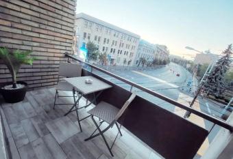 ALS Apartament ULTRACENTRAL Ploiesti has Balcony rooms