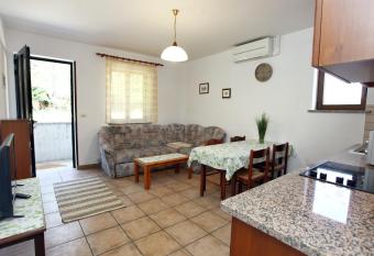              - Apartment AirCon/WiFi/Free PARKING - SIZL has Balcony rooms
