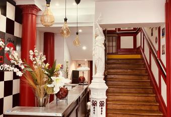 Enzo Hotels Limoges Centre Jourdan by Kyriad Direct has Balcony rooms