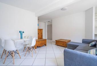 Confortable appartement avec balcon pour 4 personnes    Marseille by Weekome has Balcony rooms