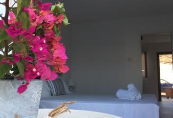 Alifieraki Apartmens has Balcony rooms