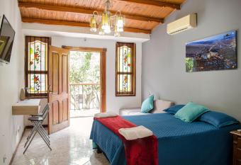 Casa Limonar has Balcony rooms