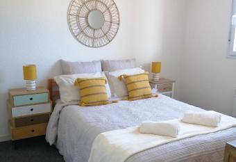 Le cocon de Marie, balcon, parking gratuit, baignoire has Balcony rooms