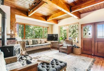 Cedar House on Holmes Harbor has Balcony rooms