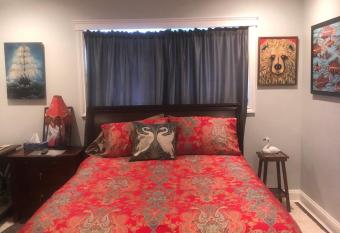 Raven's Cache Bed and Breakfast has Balcony rooms