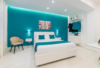 I Mori dell   Etna allows 18 year olds to book a room