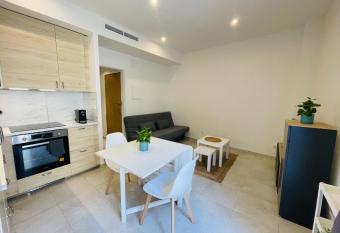 NICE CENTRIC APARTMENT has Balcony rooms