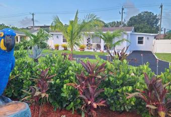 Tropical 4-Bed 3-Bath 5 Miles from the Beach allows 18 year olds to book a room