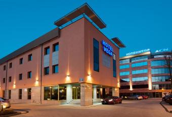 Business Hotel Vega Wroc  aw allows 18 year olds to book a room