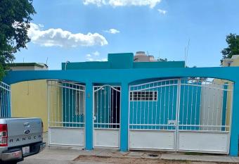 Casa en Villas del Encanto allows 18 year olds to book a room