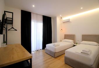 Hotel Qurku 2 allows 18 year olds to book a room