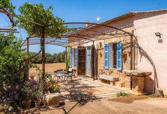 Son Julia has Balcony rooms