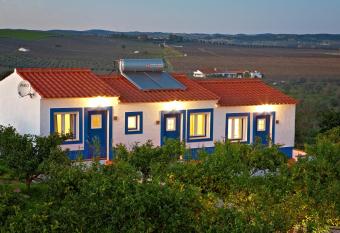 Outeiro do Barro has Balcony rooms