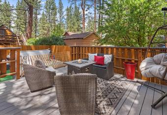 069 - Lazy Bear Lair has Balcony rooms