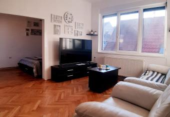 APARTMENT POPS 2 has Balcony rooms