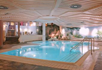 Villa Huxori has Balcony rooms