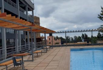 Lovely 2 bedroom apartment has Balcony rooms