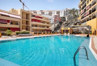 Vivienda Vacacional Aguadulce has Balcony rooms