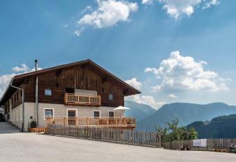 Sparberhof Apt Floriani has Balcony rooms