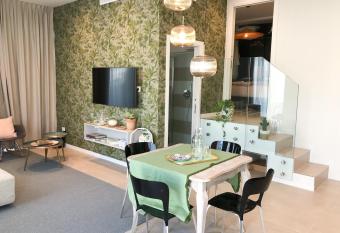 Casa Sanulli has Balcony rooms