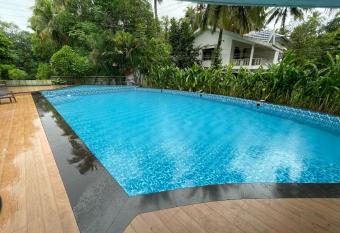 Luxury 2BHK Apartment with Pool, Siolim, North Goa. has Balcony rooms