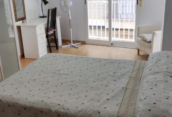 C/balsas , plaza de Europa allows 18 year olds to book a room