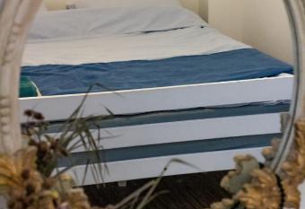 UNTOLD home. Ultra-central & Pet friendly allows 18 year olds to book a room