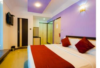 Hotel airport annex has Smoking/Balcony rooms