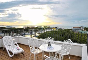 Hotel La Goletta has Balcony rooms