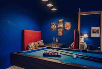 Unique apartment with private pool, cinema, SPA has rooms with a private hot tub