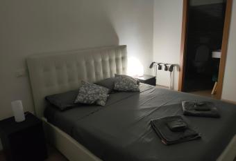 ROOM 5 LANDS allows 18 year olds to book a room