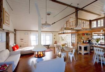 bright serene + spacious barn upstate NY has Balcony rooms