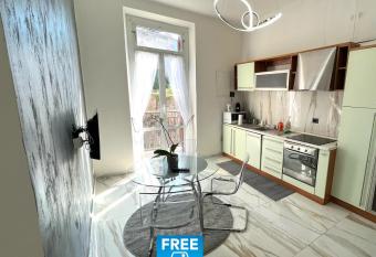 Cool Apartment allows 18 year olds to book a room