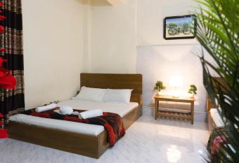 Hotel White House International Residential allows 18 year olds to book a room