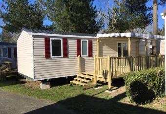 MH 6 personnes au calme Bois Dormant 4* allows 18 year olds to book a room