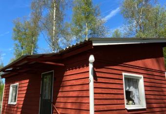 Trevlig R  d liten stuga has Balcony rooms